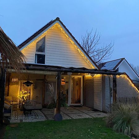 "Zeelandzon" Holiday Home By The Lake With Jacuzzi And Sauna Herkingen Eksteriør billede